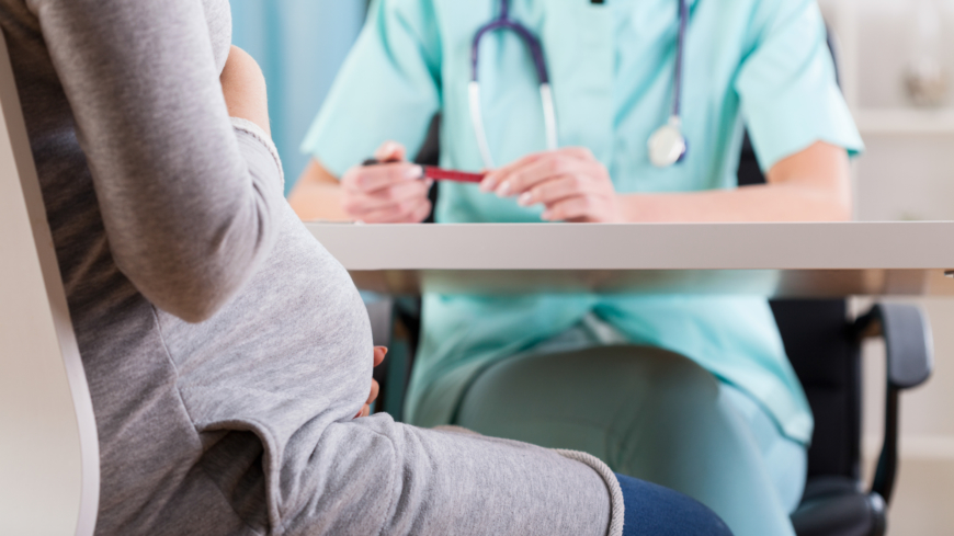 Om du under din graviditet drabbas av högt blodtryck och protein i urinen kallas det för havandeskapsförgiftning (preeklampsi). Foto: Shutterstock